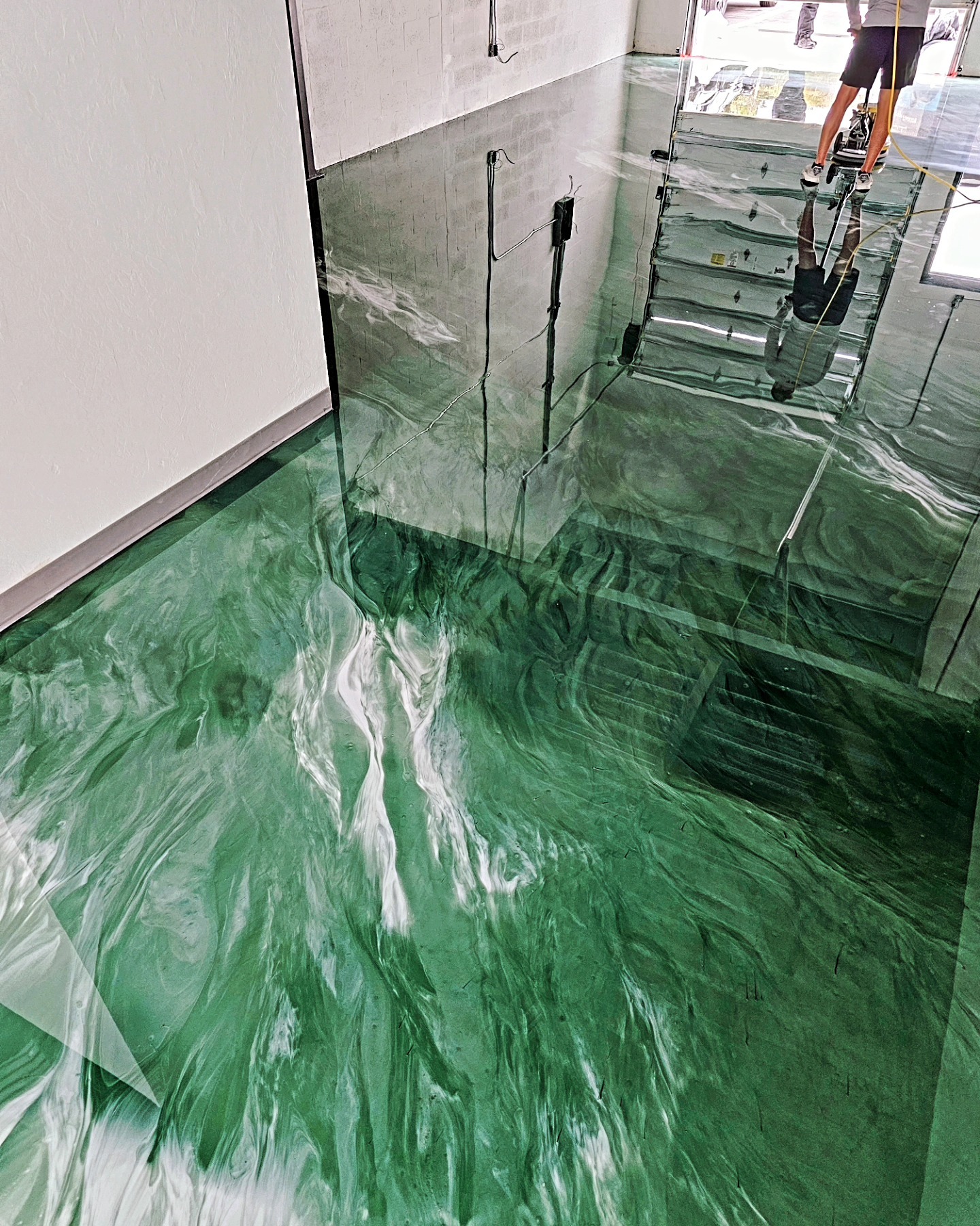 résine époxy Sarreguemines recouvrement de carrelage sans joint sol résine sans casse Moselle rénovation salle de bain Sarreguemines